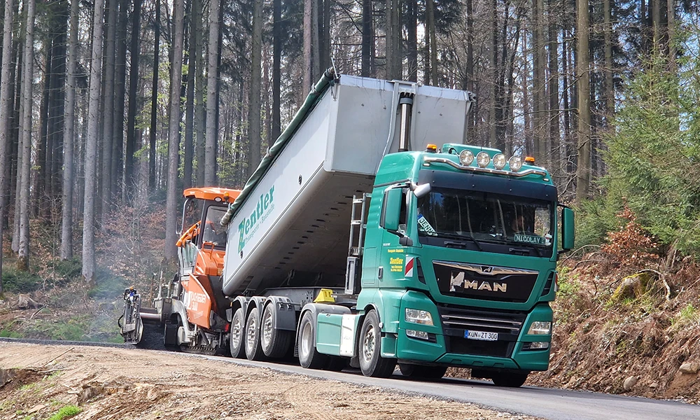 Durch Kooperationen bieten auch die komplette Logistik für Baustellen jeglicher Größe.